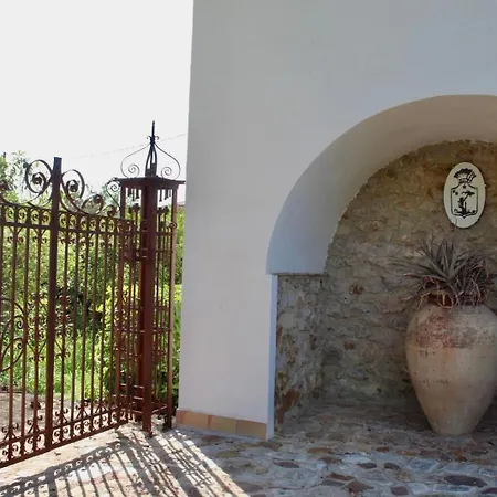 Kubos Agrirelais Villa Torrenova (Sicily)